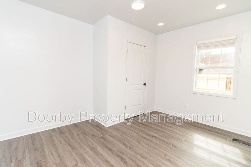 Building Photo - 1604 Wheeler Ave