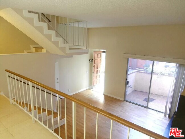 Building Photo - 1711 Grismer Ave