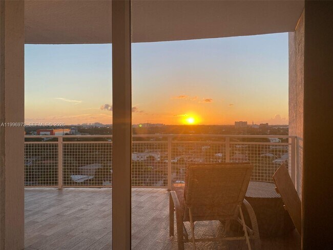 Building Photo - 2600 SW 27th Ave