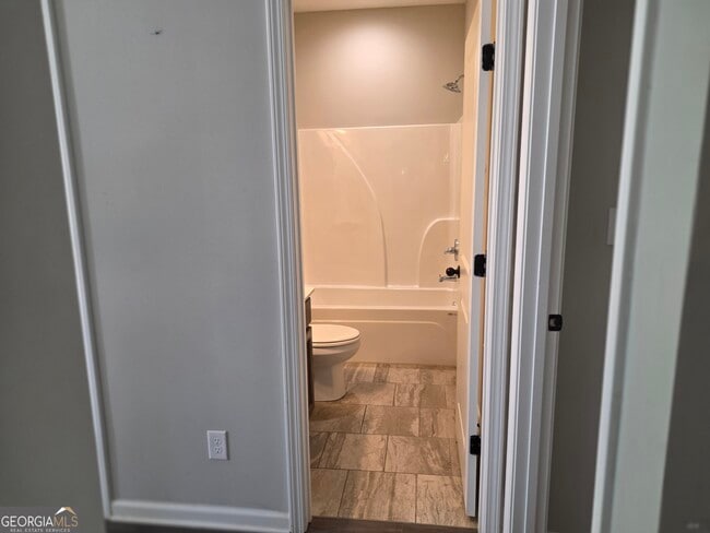 Building Photo - 132 W River Cane Run