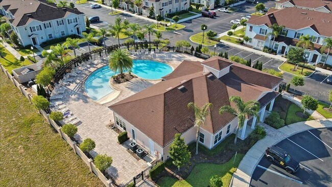 Building Photo - 8928 Shine Dr