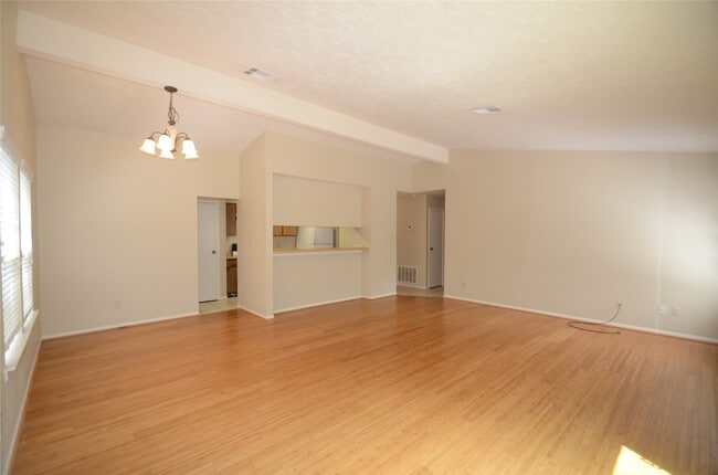 Building Photo - 56 Fallshire Dr