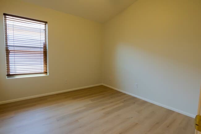 Building Photo - Spacious North Phoenix Home