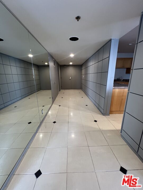 Building Photo - 10445 Wilshire Blvd