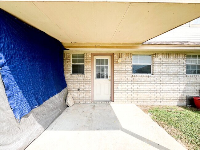 Building Photo - 4501 Jeff Scott Dr