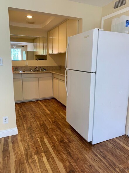 Building Photo - 22752 Cavalier St