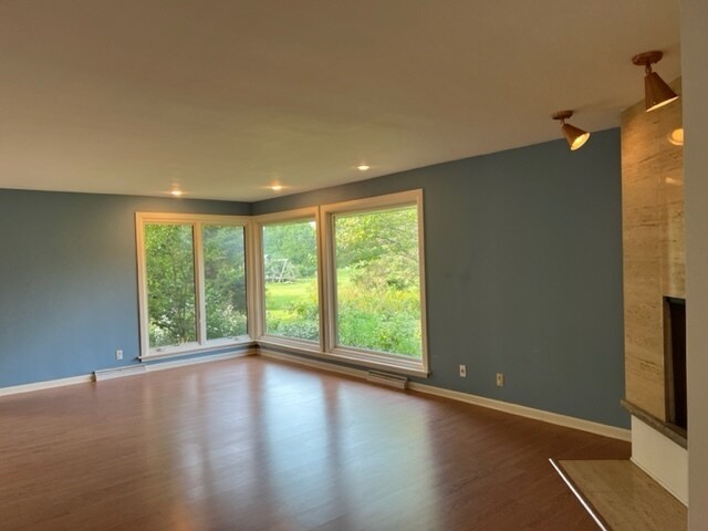 Building Photo - 8551 North Point Dr