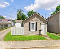 Building Photo - Welcome Home to Your Charming 1-Bedroom Apartment in Troy!