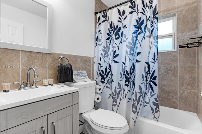 Building Photo - 6660 Custer St