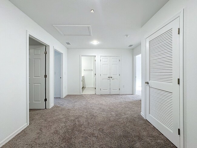 Building Photo - 1711 Barton Towne Cir