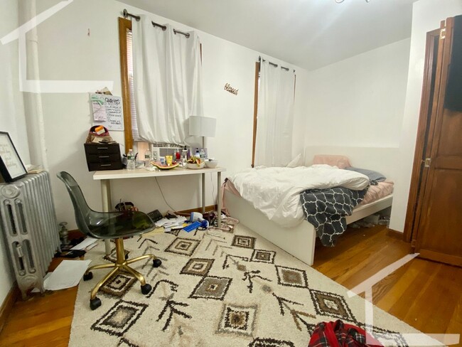 Building Photo - Best Deal on a Cat Friendly Apt.  Last Mon...