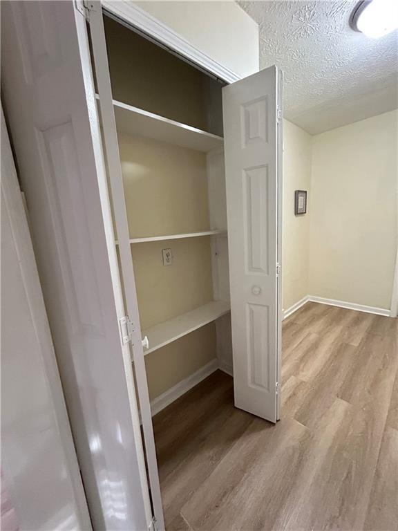 Building Photo - 1005 Eastview Rd NE