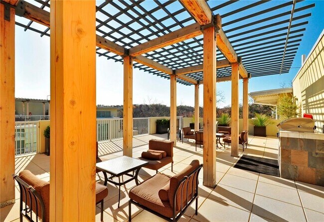 Building Photo - 1600 Barton Springs Rd