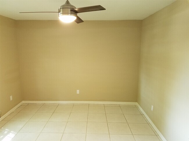 Building Photo - 5530 Melanite Ave
