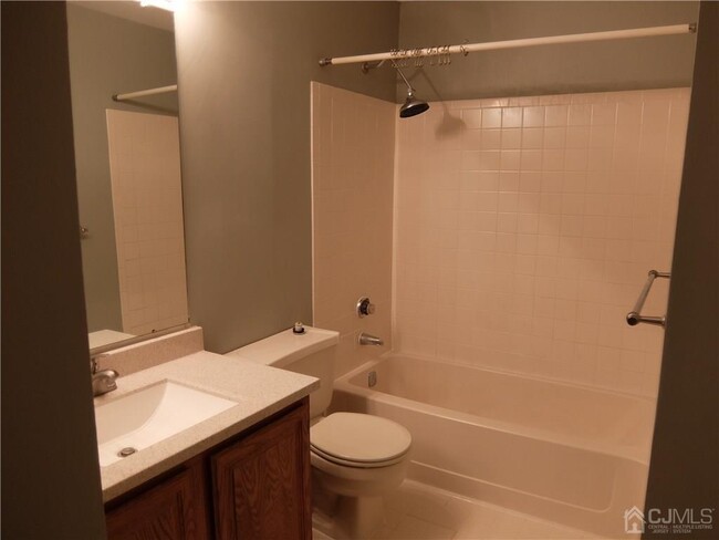 Building Photo - 2206 Ravens Crest Dr