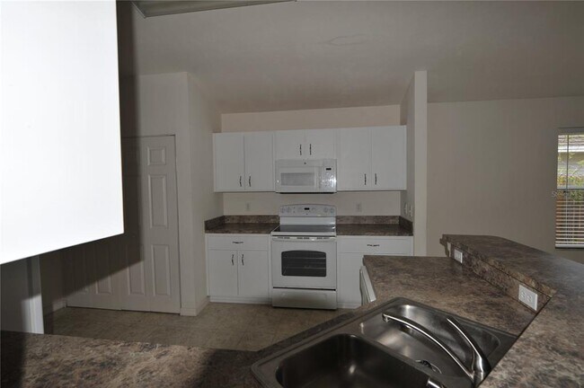 Building Photo - 4930 NW 20th Dr
