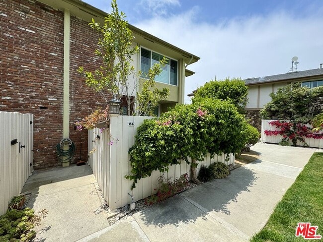 Primary Photo - 5215 Sepulveda Blvd