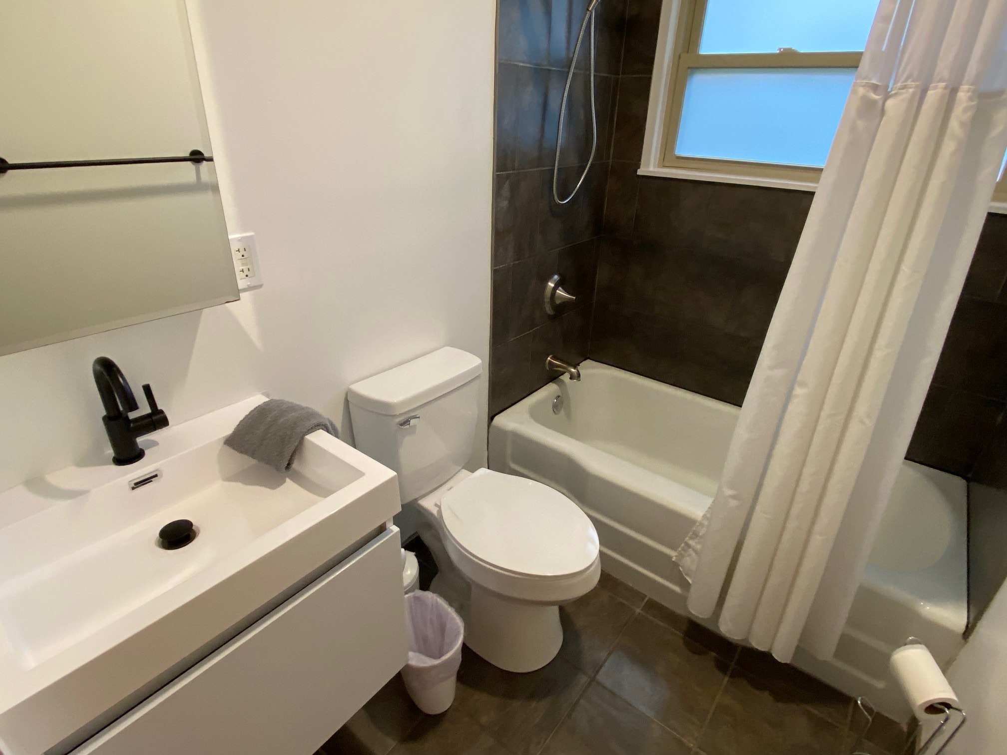 Bathroom - 419 E Locust St