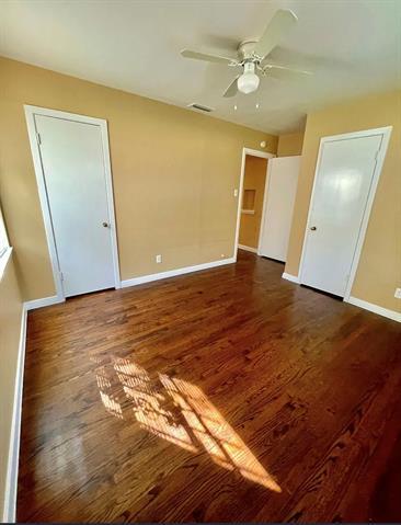 Building Photo - 11936 Hoblitzelle Dr