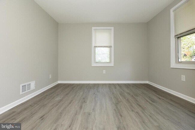 Building Photo - 9520 48th Ave