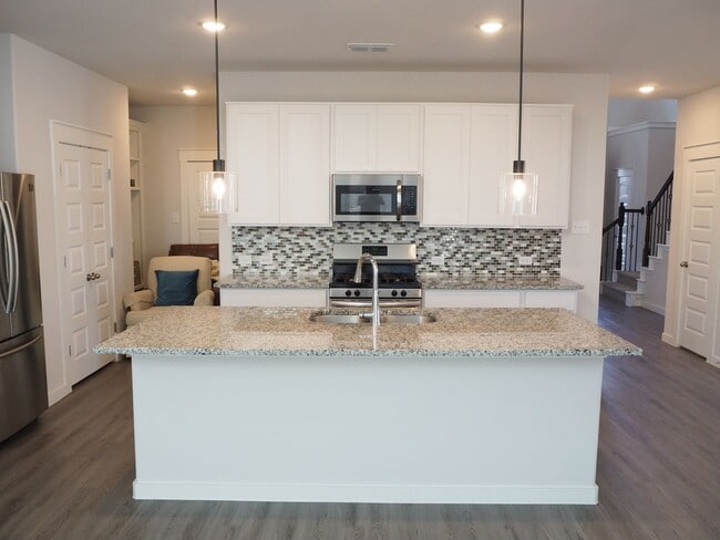 Building Photo - 2502 Sun Grove Rd