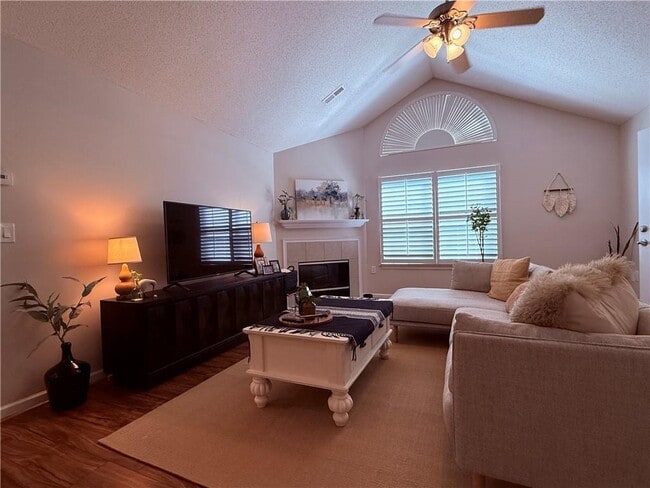 Building Photo - 3050 Orchard Ridge Cir