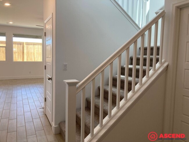 Building Photo - 9734 Cotton Creek Dr