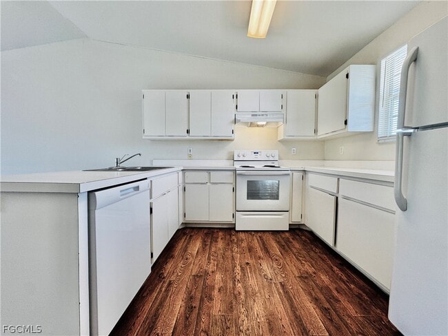 Building Photo - 19045 Holly Rd