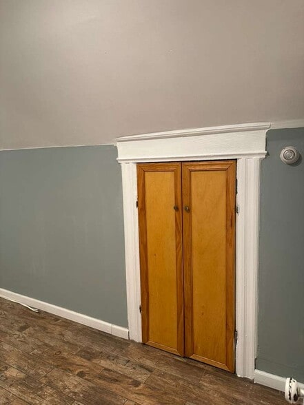 Building Photo - 305 Woodside Ave