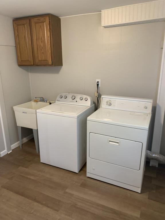 Building Photo - 24426 Columbus Ave