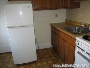 Building Photo - 349 Pleasant St