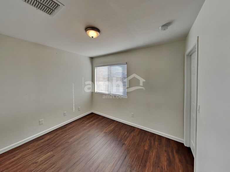 Building Photo - 786 W Cholla Crest Dr