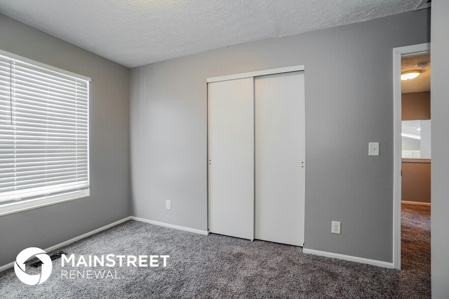 Building Photo - 4551 Sandridge St