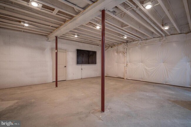 Building Photo - 13071 Haddonfield Ln