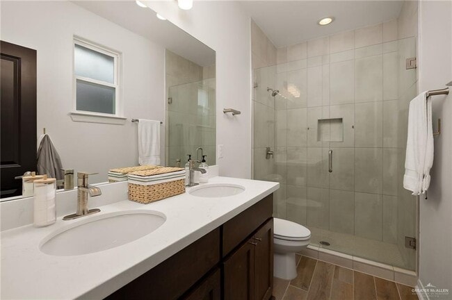 Building Photo - 30 N 13th St