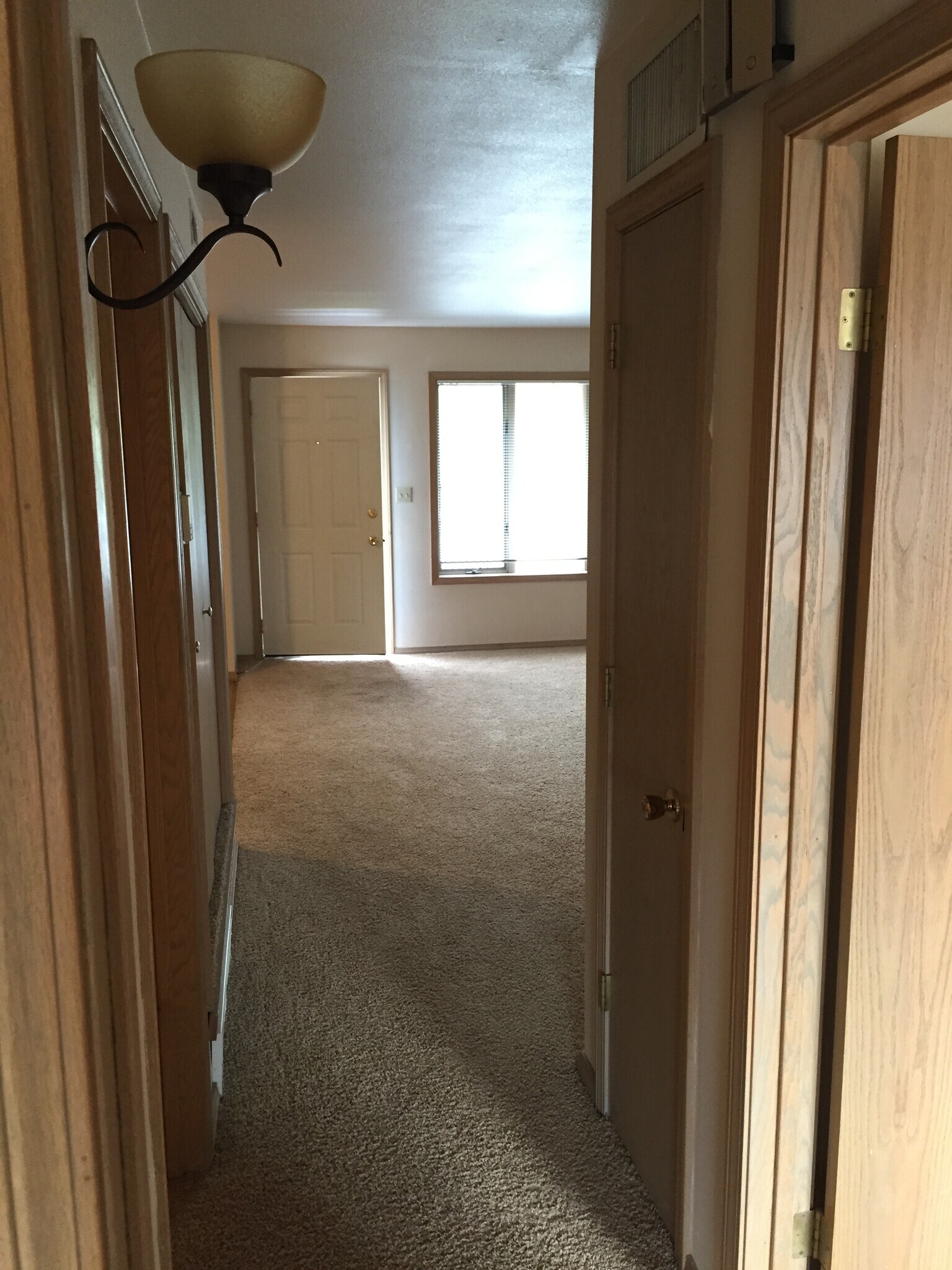 Building Photo - 1608 Sand Ct