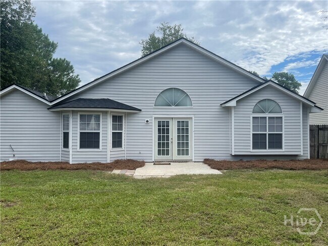 Building Photo - 484 Falcon Dr