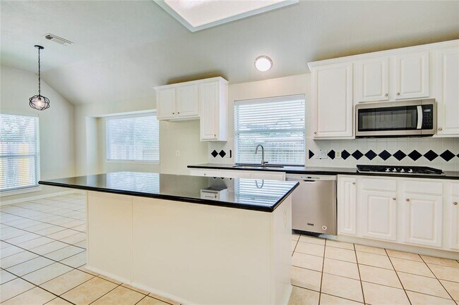 Building Photo - 802 Childers Ct