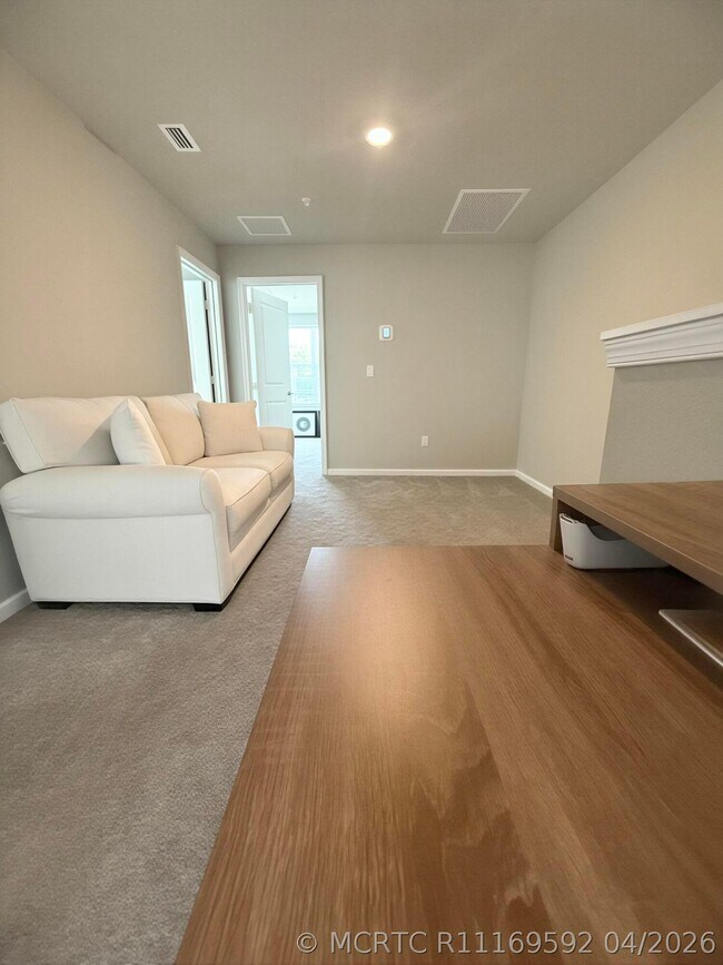 Building Photo - 389 Salisbury Cir