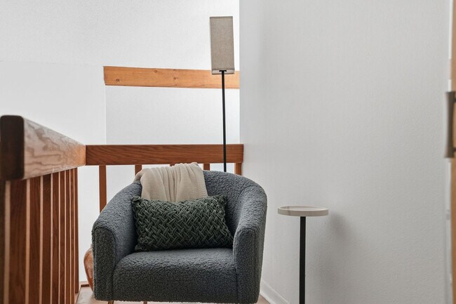 Building Photo - 13609 Heritage Way