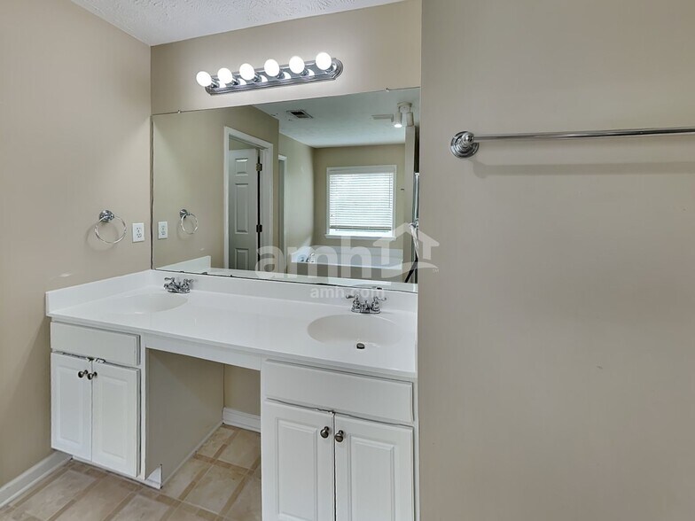 Building Photo - 7105 Flagstone Pl