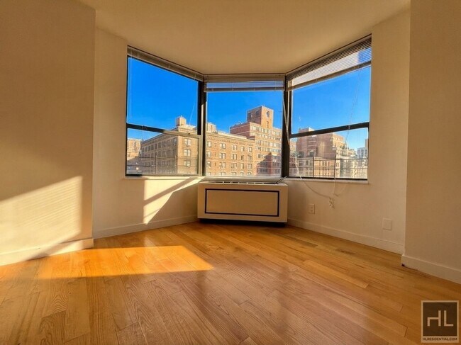 Building Photo - 247 W 87th St