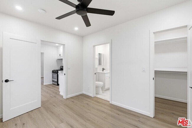 Building Photo - 580 W 15th St