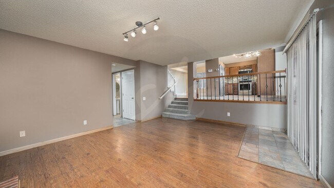 Building Photo - Four bedroom in Gatehouse Village with Fenced Yard and Views!