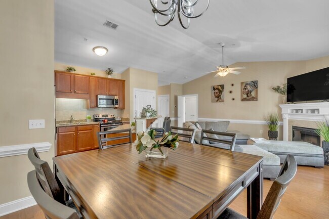 Building Photo - 124 Gallery Dr