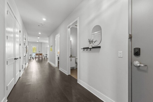 Building Photo - 1224 2nd Ave S