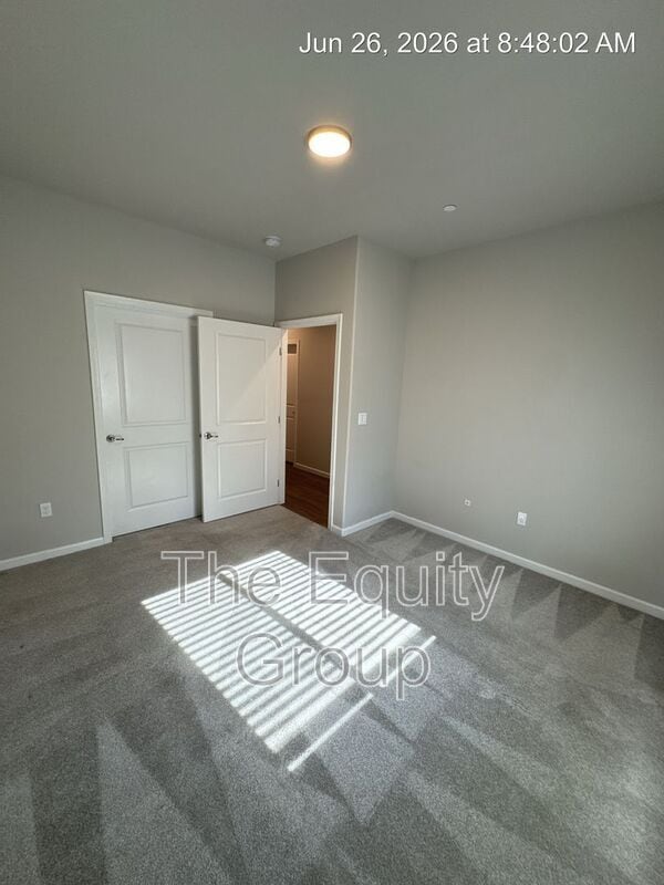 Building Photo - 514 S Summit St