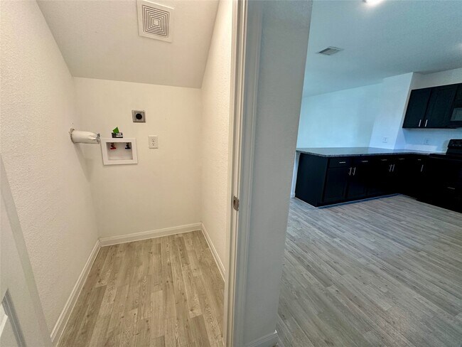 Building Photo - 16635 Colleen Pl