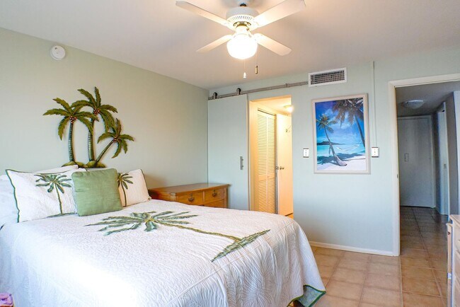 Building Photo - Stunning Fort Myers Condo with Water View!