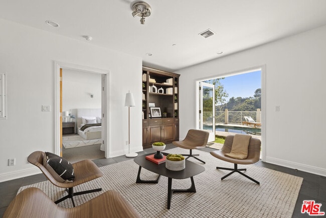 Building Photo - 1939 Stradella Rd